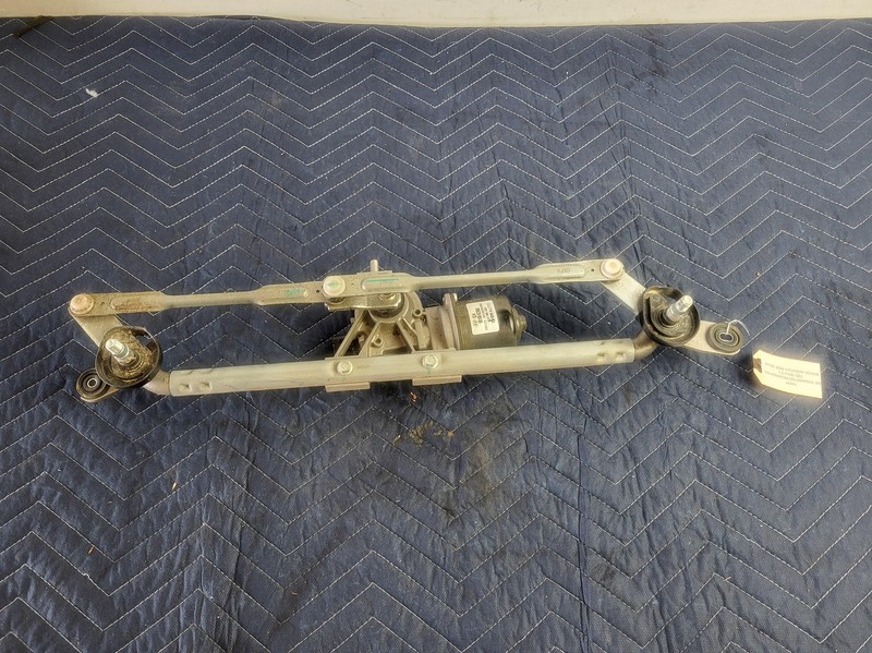 2020-2024 Hyundai Venue Front Windshield Wiper Motor & Linkage OEM 98100-K2000