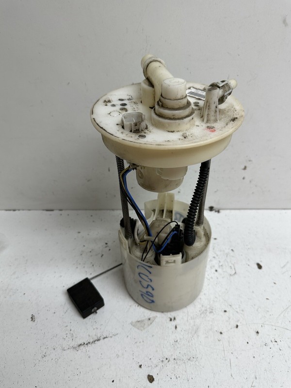 2006-2011 Honda Civic CPE 1.8L Fuel Pump w Sending Unit & Bracket Oem