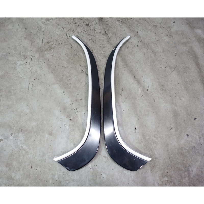 BMW E30 4dr Sedan Rear Vent Quarter Window Trim Moulding Sail Pair Jet Black 1
