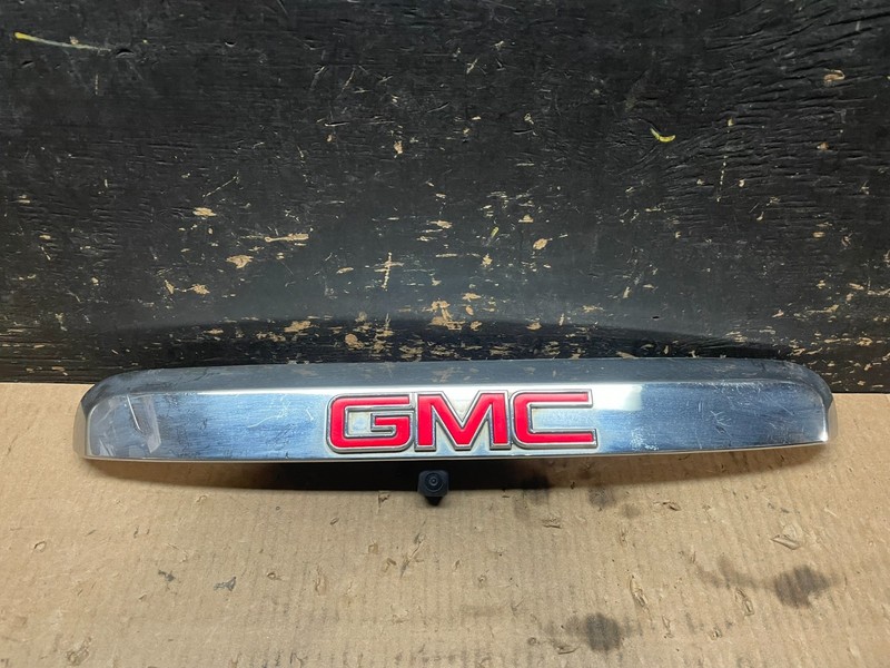 2007-2012 GMC Acadia Chrome Tailgate Rear Finish Molding Backup W/O Camera z3284