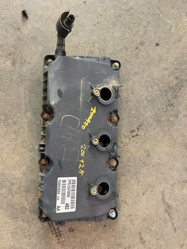 07-11 CHALLENGER 300 MAGNUM SEBRING AVENGER CARAVAN 4.0 LH ENGINE VALVE COVER