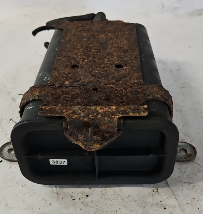 2000-05 CADILLAC DEVILLE Fuel Vapor Canister Gas Charcoal Box Emission OEM evap