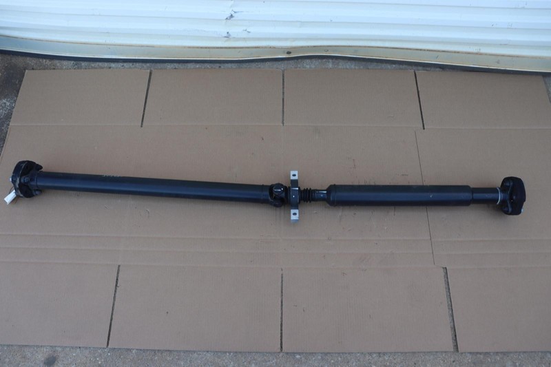 2017-2020 GENESIS G80 3.8L RWD REAR DRIVESHAFT CARDAN SHAFT PROPELLER OEM