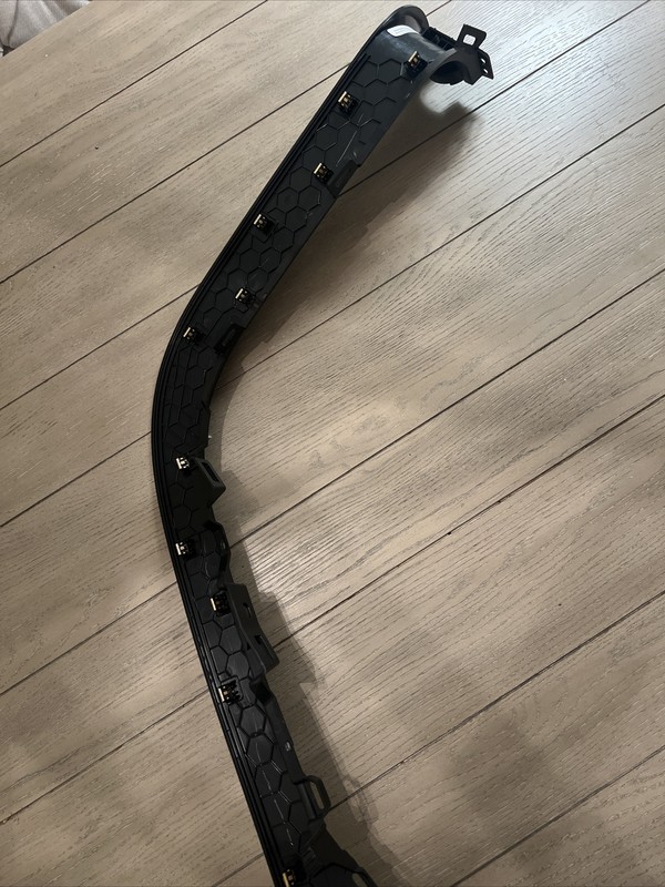 2021-2023 TESLA MODEL X LEFT C PILLARPLASTIC RACETRACK ASSEMBLY N-2759 M6