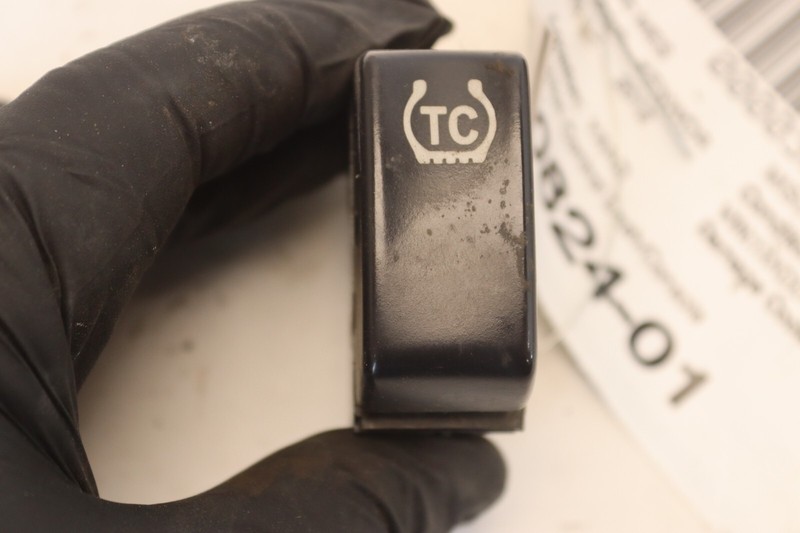 2012 12 KENWORTH T800 DASH TRACTION CONTROL SWITCH P27104028 OEM