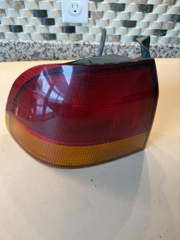 1996 - 1998 Honda Civic Tail Light Left Driver LH Side OEM 2 DR COUP CPE