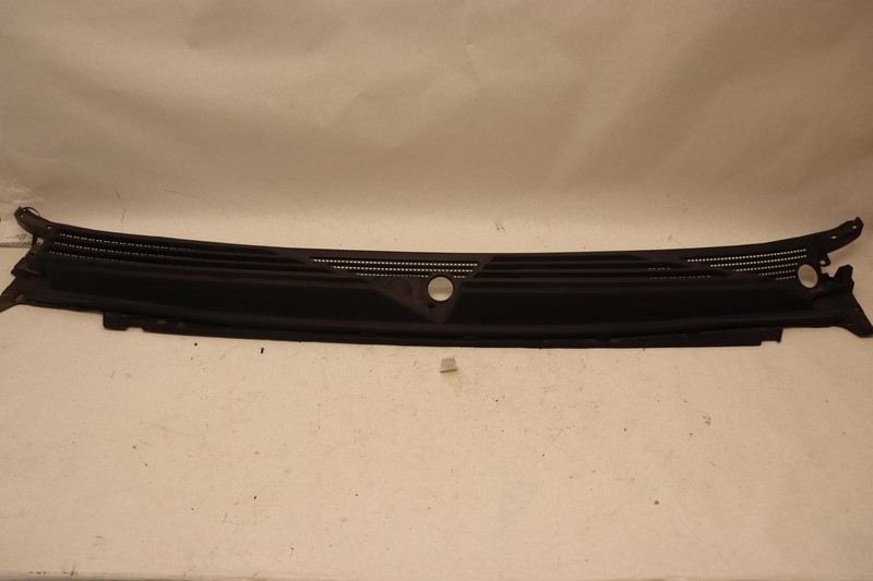 2007-2014 CADILLAC ESCALADE FRONT WINDSHIELD WIPER COWL GRILL VENT COVER OEM