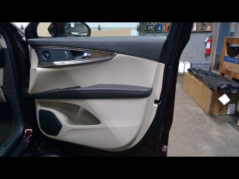 2019 NAUTILUS Passenger Right Front Door Trim Panel 1528118