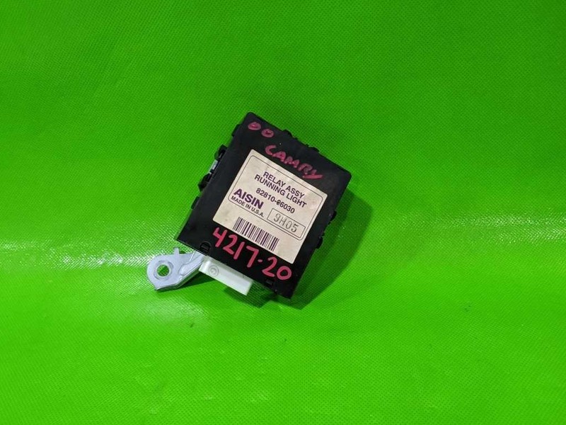 99 00 01 CAMRY RUNNING LIGHT RELAY MODULE OEM 4217-20