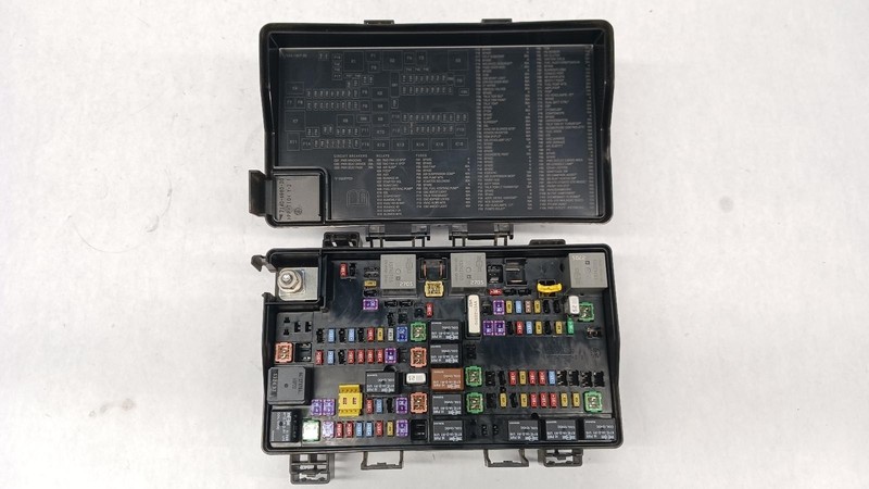 16-'17 JEEP GRAND CHEROKEE Engine Fuse Box 3.6L OEM 1 Year Warranty!