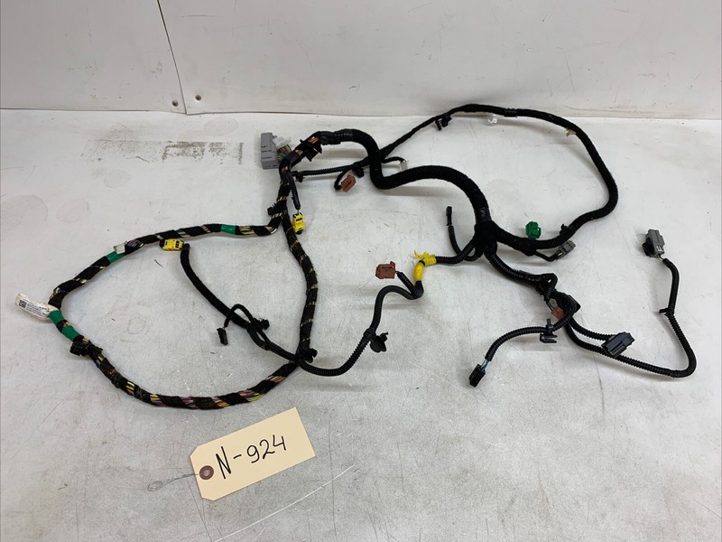 ⚡️Tesla Model 3 Front Left Body Seat Harness LHD 1076116-82-D 924 B102