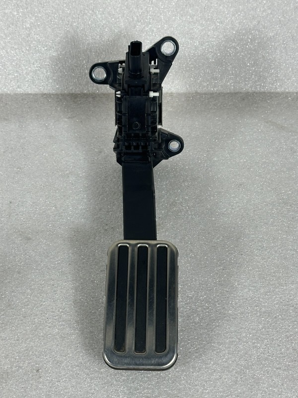2018-2022 HONDA ACCORD GAS PEDAL OEM.