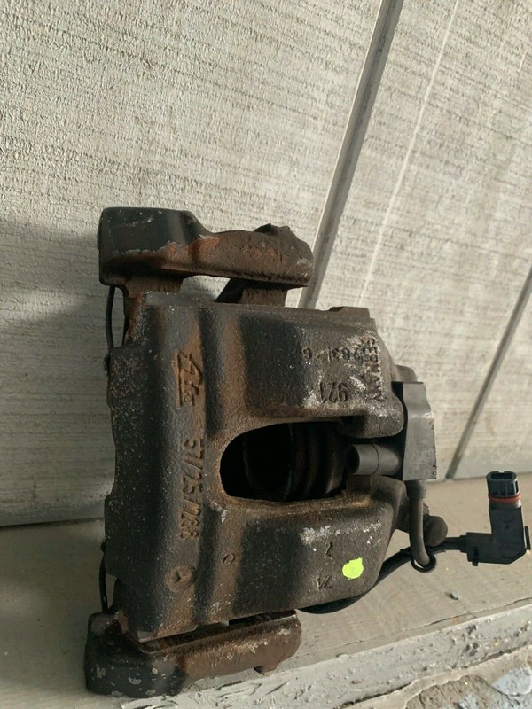 98 99 00 01 02 03 04 MERCEDES SLK230 BRAKE CALIPER FRONT LEFT DRIVER SIDE OEM