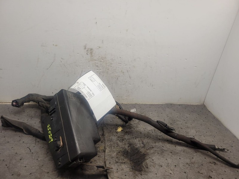 Fuse Box Engine Compartment Fits 05-08 FORESTER 1611386
