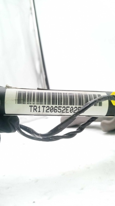 2002 Chrysler Voyager Seat Belt OEM White 4DR 45000 Miles RK961L5AD