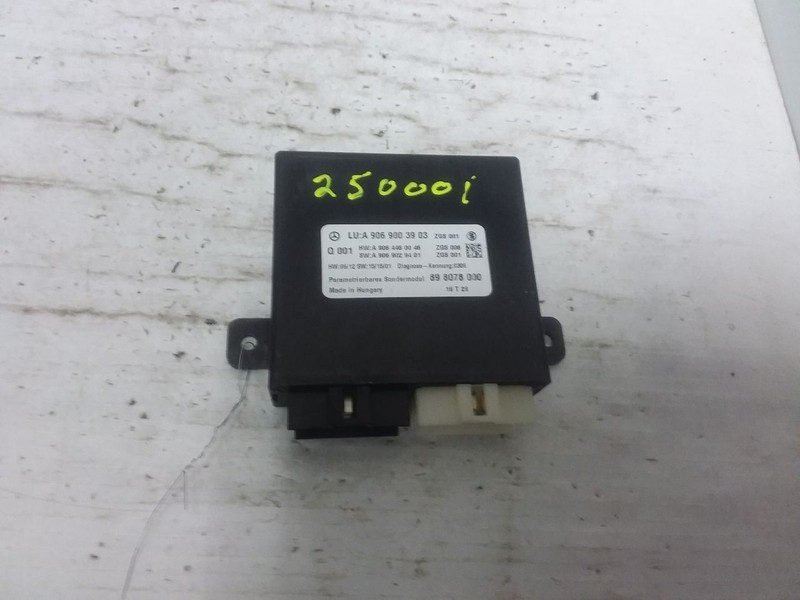 Central Locking Control Unit Module 2016 Mercedes Sprinter Van 2500 9069003903