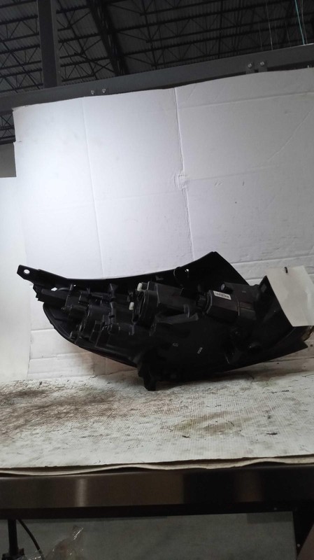2019 Hyundai Sonata Left Headlight Assembly Black Halogen OEM 77000 Miles