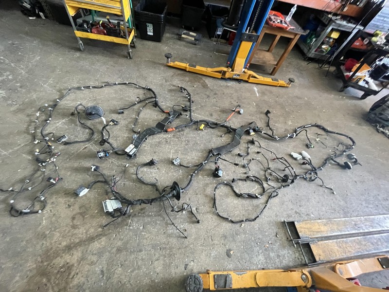 Body Floor Wiring Harness 2020 GMC Acadia 84738026