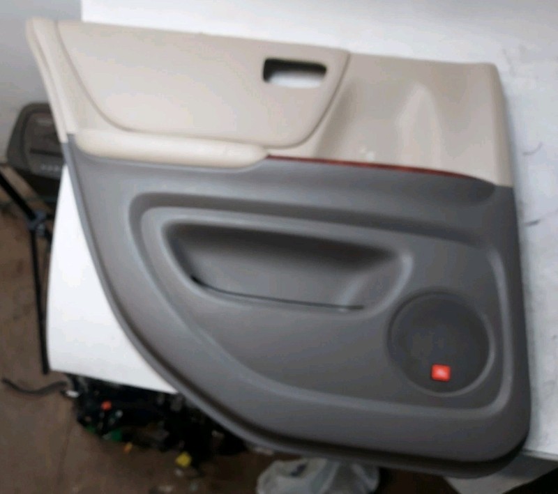 04-07 Toyota Highlander LEFT Passenger REAR Electric Power Door Trim Panel