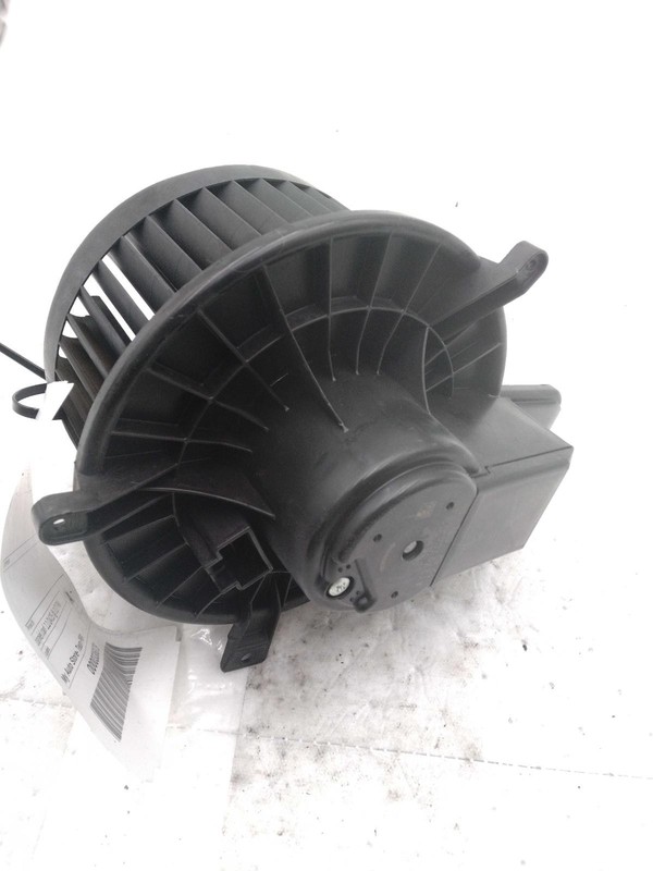 2016 Dodge Charger HVAC Blower Motor OEM 68238029AA 118k Miles White