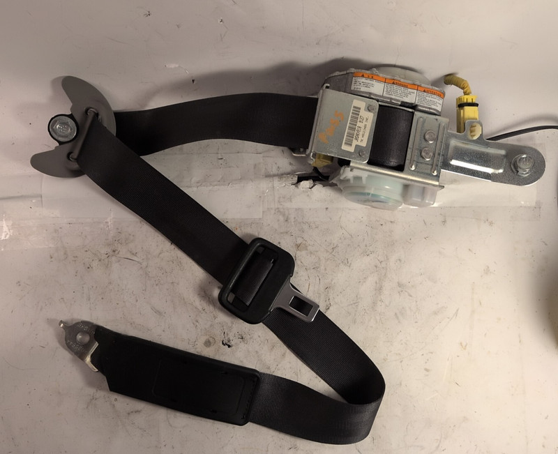 2006-2011 Honda Civic sedan RH Front Passenger Seat Belt Retractor Assembly GRAY