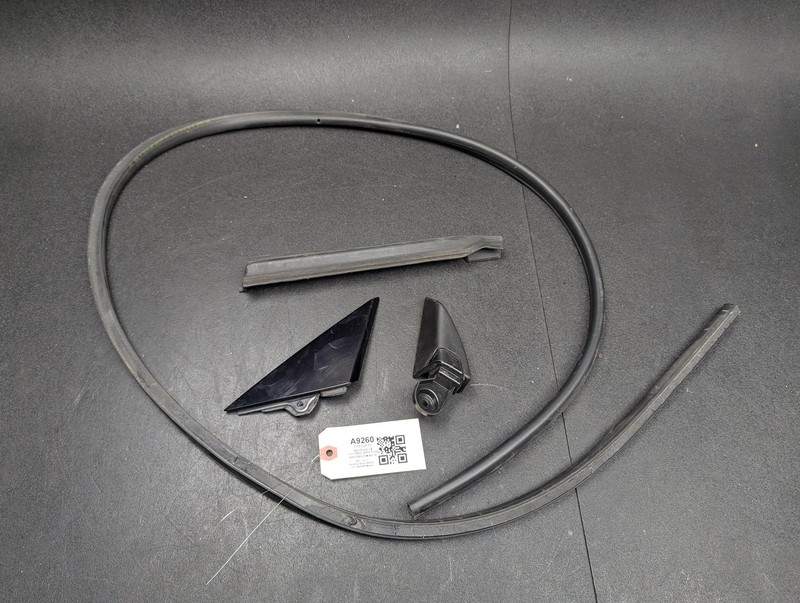Front Left Door Weatherstrips & Covers Set 2019 Audi A7 4K8837637 2020 - 2024 X