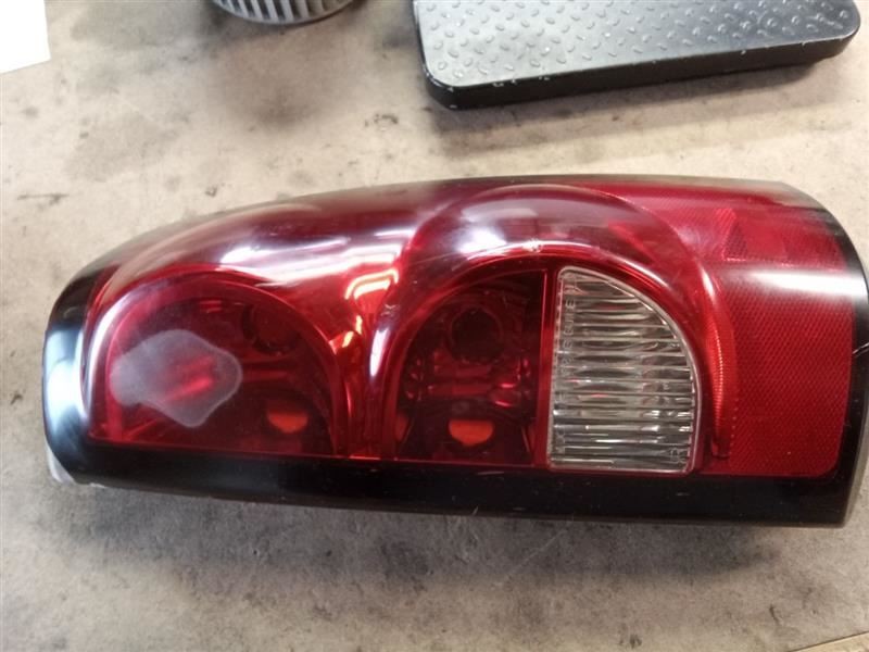 Passenger Tail Light Classic Style Fits 05-07 SIERRA 1500 PICKUP 324773