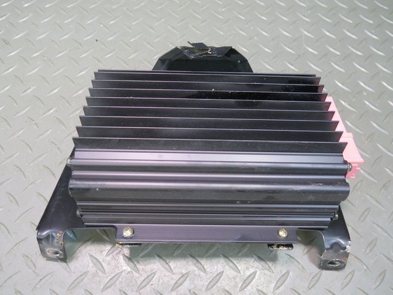 2002-2004 PORSCHE 911 996 AUDIO SYSTEM AMPLIFIER AMP W BRACKET 99664525501