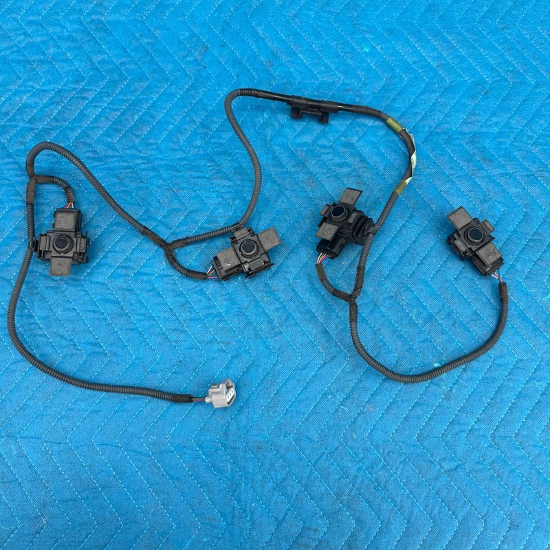 2007–2009 Lexus LS460 REAR Parking Sensors with Wiring Harness OEM 8218350010