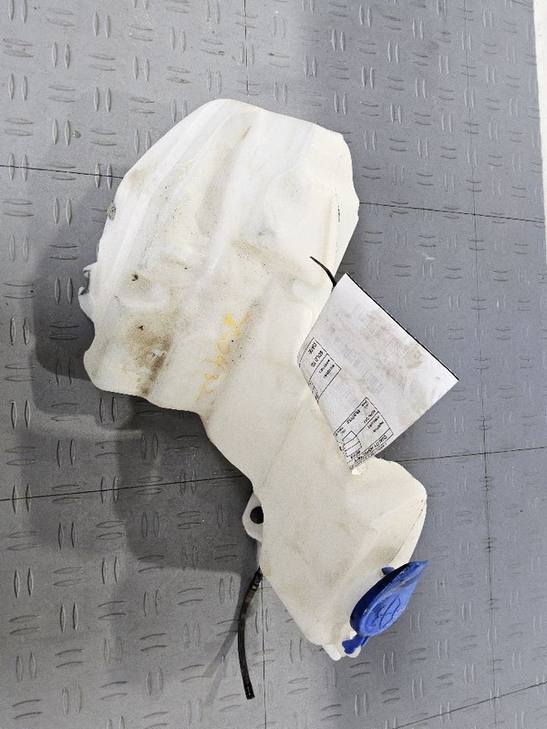 Wash Reservoir Fits 15-17 FORD F150 PICKUP 3450426