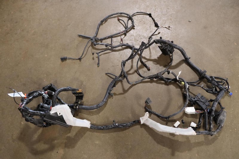2015 NISSAN 370Z 3.7L BASE COUPE A/T ENGINE BAY WIRING HARNESS W/ FUSE BOX OEM