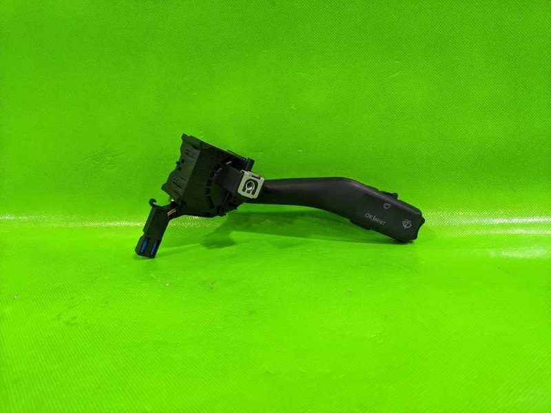 05-10 JETTA WIPER COLUMN SWITCHVIN K 8TH DIGITOEM 4104-6