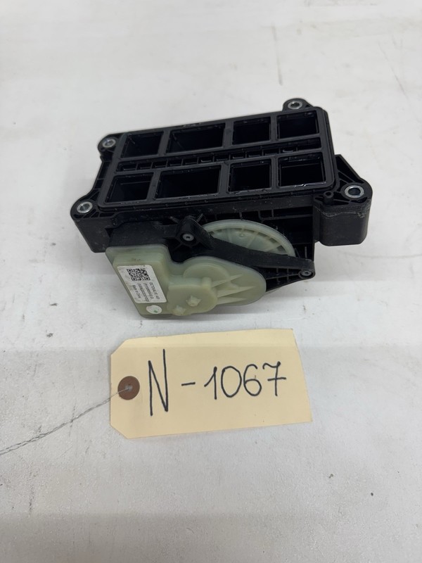 TESLA MODEL Y SUPERMANIFOLD OCTOVALVE PART 1506859-97D 1547938 1506860 1067 B146