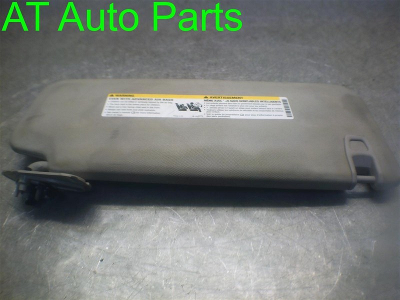 2007-2013 CHEVY SILVERADO GMC SIERRA DRIVER LEFT SUN VISOR W/LIGHT OEM 22850306