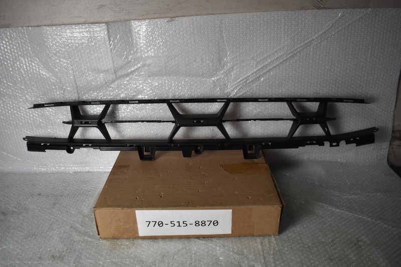 BMW X6 M LOWER CENTER GRILLE 2020-2023 OEM 51 11 8 493 003