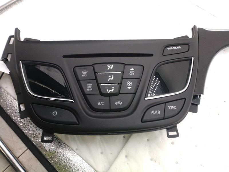 2017 Buick Regal A/C Selector Switch OEM 26202378 White 76K Miles