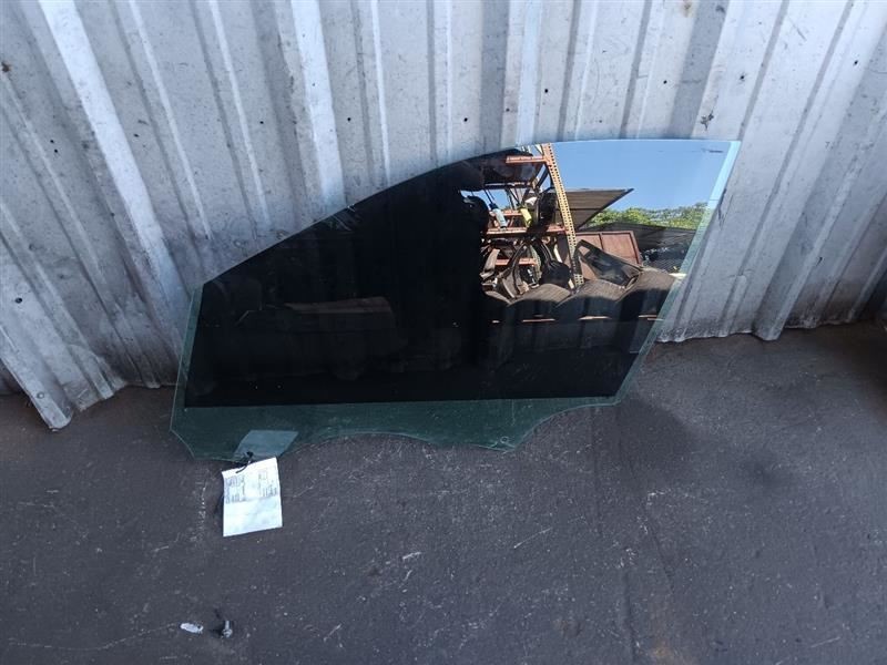 15-23 Land Rover Discovery Sport Left Front Door Glass Window LR080137