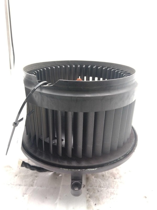 2014 Chrysler 300 HVAC Blower Motor OEM 68044151AB Used 147K Miles Black