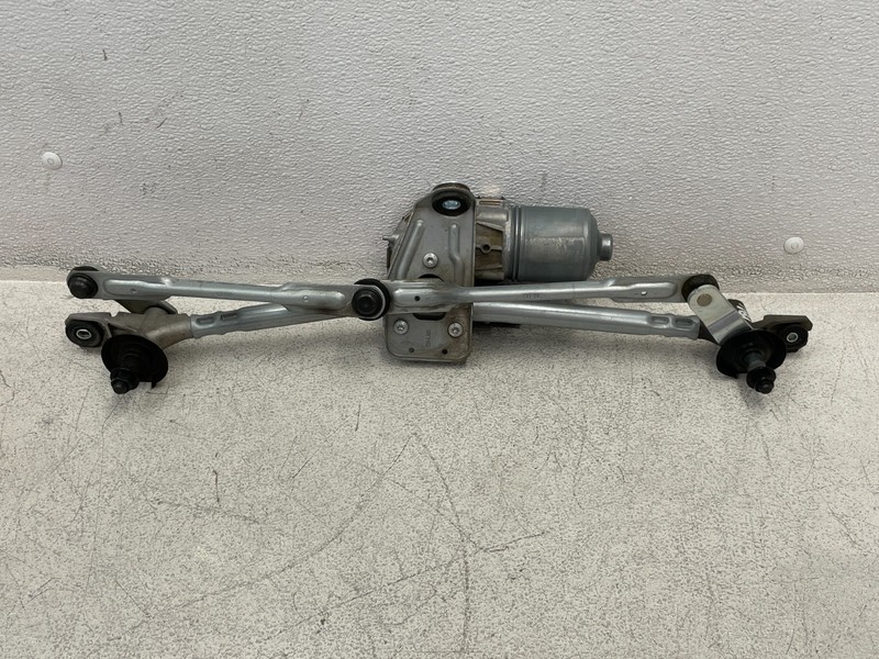 18 19 20 Genesis G80 Front Windshield Wiper Transmission Linkage Motor 1617 OEM