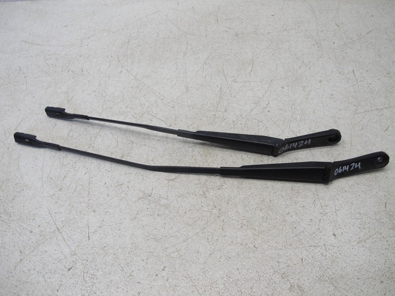 11-18 AUDI C7 A6 S6 A7 S7 FRONT RIGHT & LEFT WINDSHIELD WIPER ARM SET OEM 061424