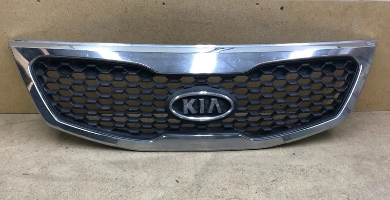 2011 - 2013 KIA SORENTO Front Bumper Grille Assembly With Emblem OEM*