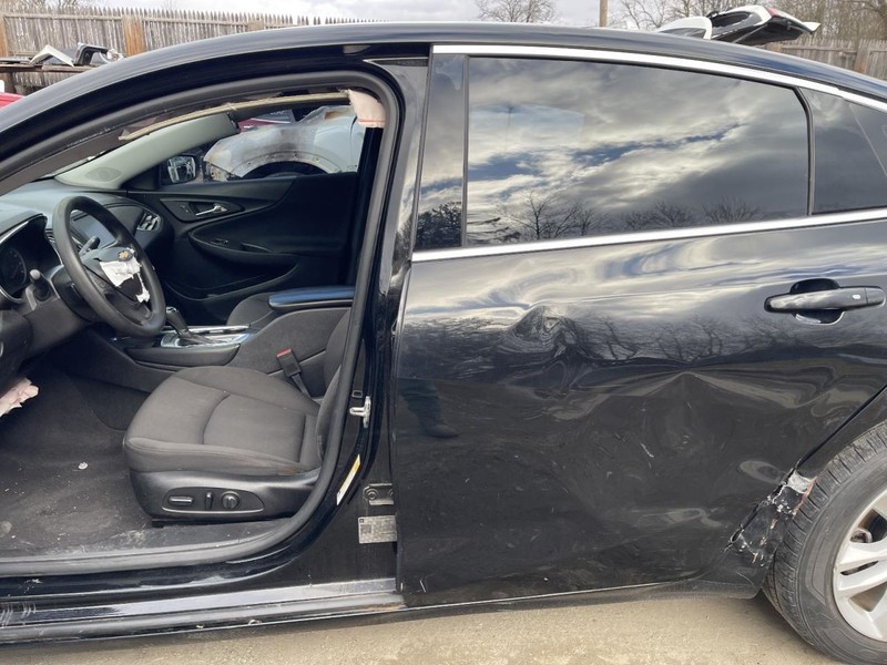16-24 CHEVROLET MALIBU LEFT ROCKER W/POST BLACK PC:GB8 1.5L AT FWD 60K LT 62421