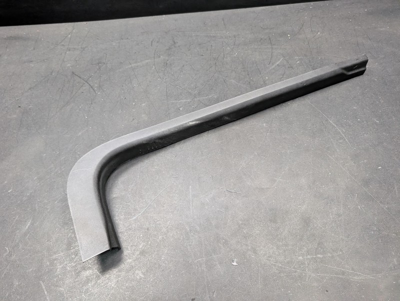 Front Left Door Sill Scuff Plate 2019 Chevrolet Camaro 84339481 2016 2017 - 2024