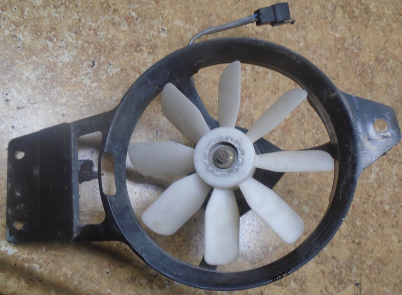 2004 Kawasaki EX250 EX 250 F Ninja Radiator Engine Cooling Coolant Fan Motor 07