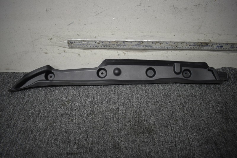 2019-2020 AUDI E TRON PREMIUM PLUS END PLATE FACTORY OEM