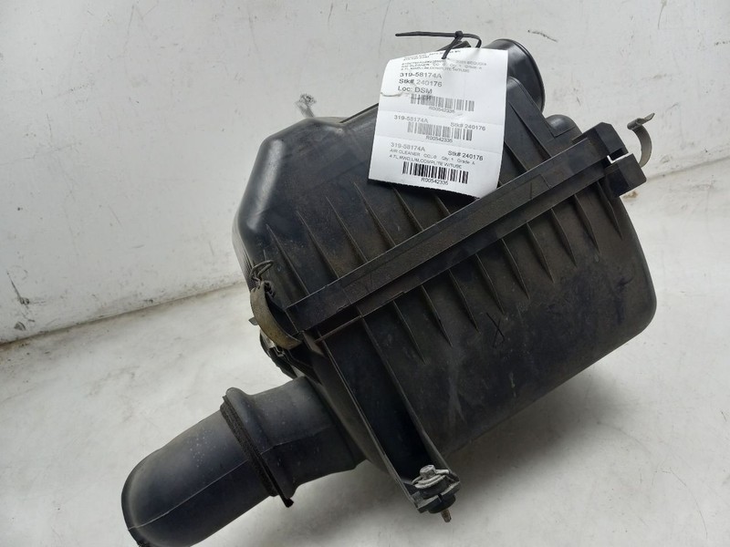 01-04 TOYOTA SEQUOIA LIMITED 4.7L RWD AT AIR CLEANER BOX