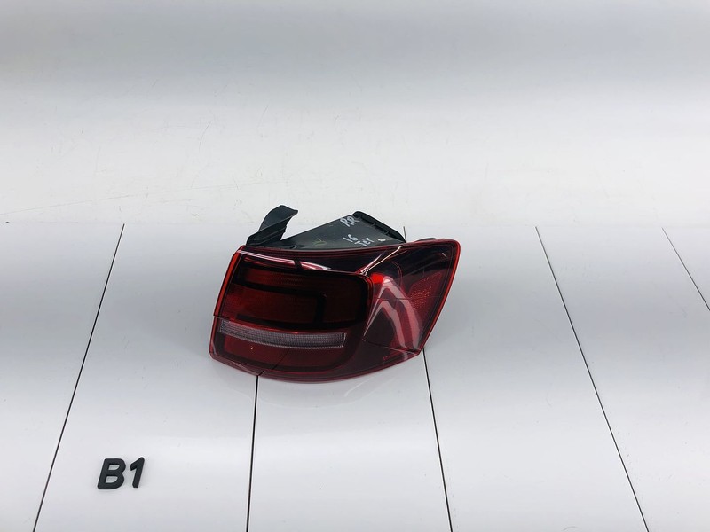 16-18 VOLKSWAGEN JETTA REAR RIGHT SIDE OUTER TAIL LIGHT BRAKE LAMP OEM