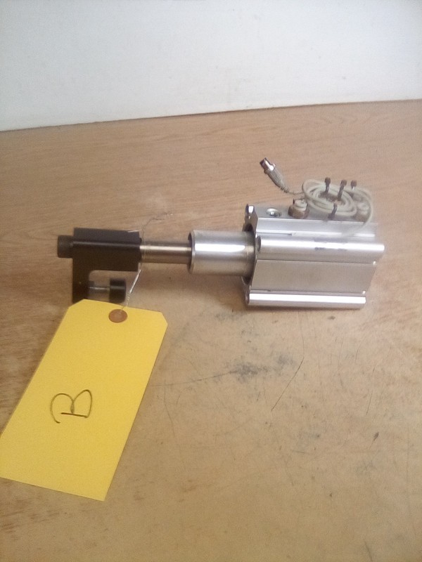 SMC MKB50-20RZ-M9PSAPC Standard Cylinder W/Swing Clamp