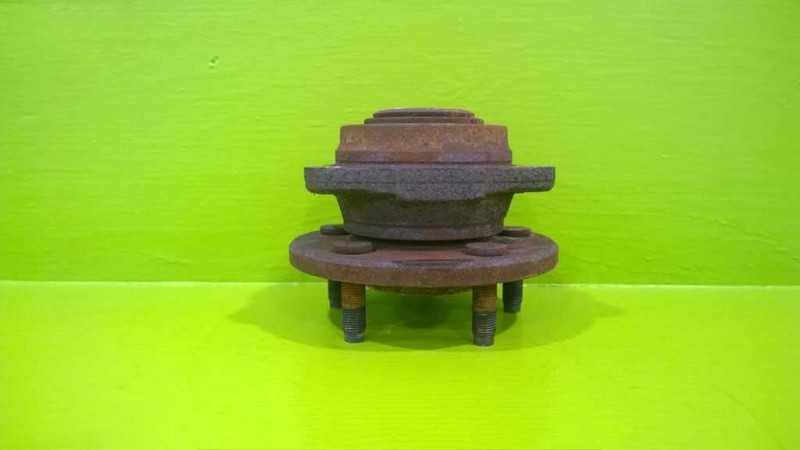 02 03 04 05 06 07 JEEP LIBERTY 3.7L AT RIGHT FRONT WHEEL HUB OEM 2334-15