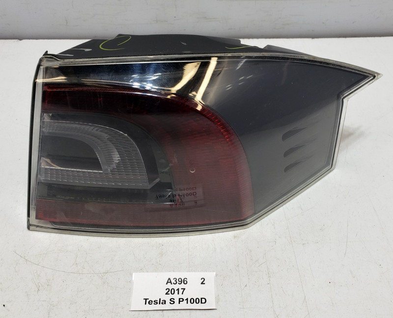 ✅ 12-20 OEM Tesla Model S Rear Right Passenger Outer Tail Light Lamp